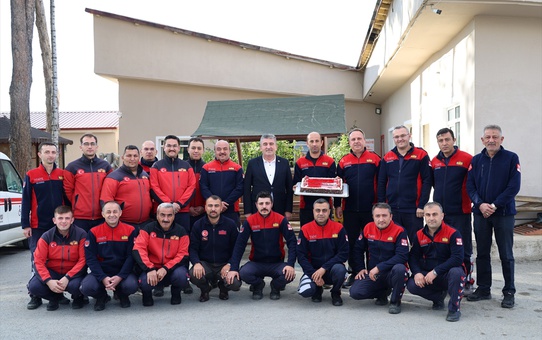 Bolu Gerede'de Belediye Başkanı Allar, itfaiye personelinin İtfaiye Haftası'nı kutladı