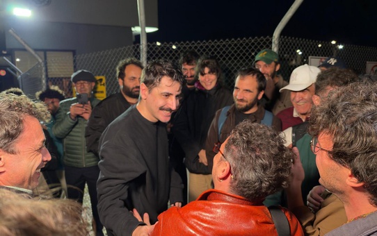 12 yıla kadar hapis istemiyle yargılanan Deniz Göktaş cezaevinden tahliye edildi