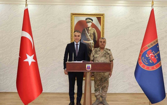 Karabük Valisi Çağatay, yeni atanan emniyet müdürü ve komutana iade-i ziyaret yaptı