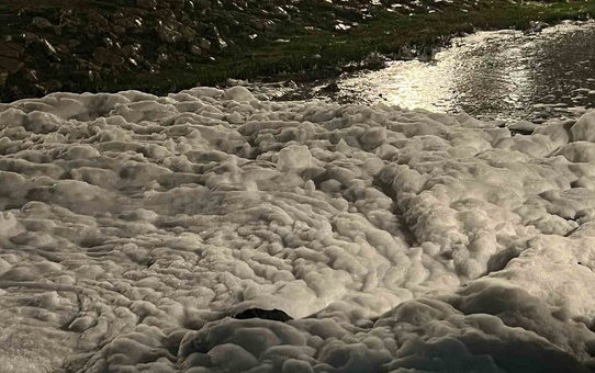 Kocaeli İzmit Sekapark'ta köpük oluştu, ekipler inceleyip numune aldı