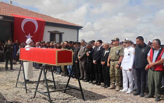 Konya Emirgazi'de düğünde hayatını kaybeden Uzman Çavuş Serkan Deveci toprağa verildi