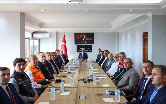 Rize Derepazarı'nda sel sonrası çalışmalar Vali Baydaş başkanlığında görüşüldü