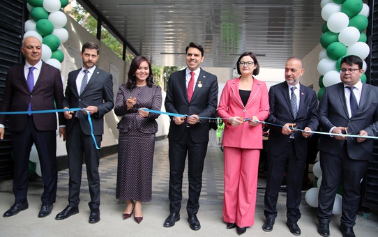 TİKA Başkanı Eren, Bişkek'te 700 öğrencili okulda rüzgar enerjisi atölyesini açtı