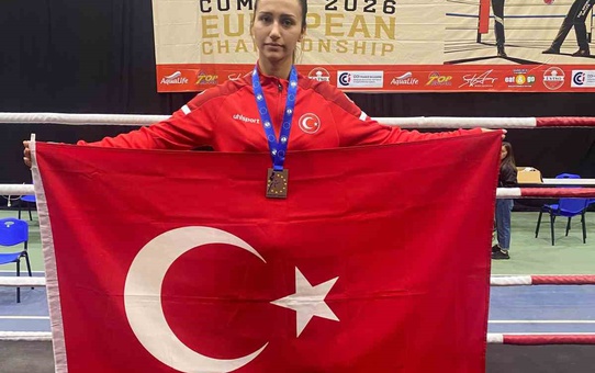 Kütahya Ahmet Arabacı Spor Kulübü sporcusu Elif Kaya, 70 kiloda Avrupa ikincisi oldu
