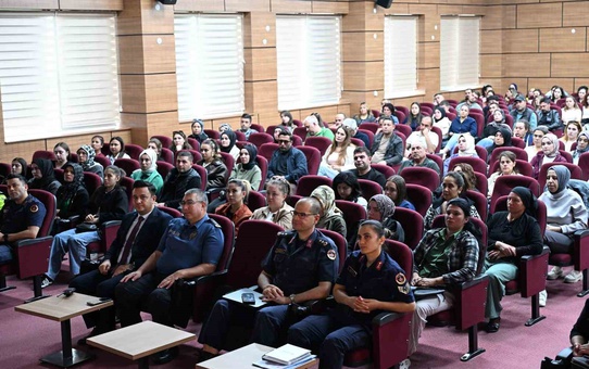 Uşak'ta 206 okulda görevli bahçe görevlisine güvenlik ve acil durum semineri verildi