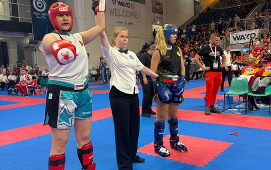 Denizlili Hilal Bayhan, Kick Boks Gençler Dünya Şampiyonası'nda gümüş kazandı