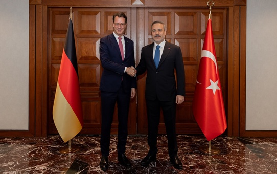 Ankara'da Dışişleri Bakanı Fidan ile Kuzey Ren-Vestfalya Başbakanı Wüst bir araya geldi