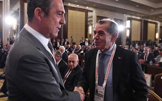 Dursun Özbek, Ali Koç'un koltuğuna oturdu