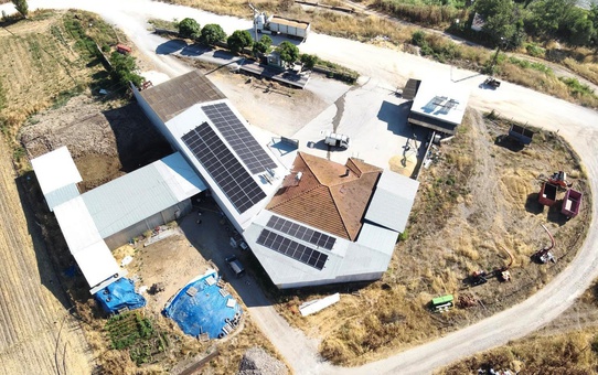 Kepsut'taki Mahmudiye Kooperatifi'nde GMKA destekli güneş enerji sistemi kuruldu
