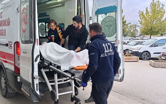 Konya Beyşehir'de kamyon kasasından düşen kişi hastanede tedavi altına alındı.