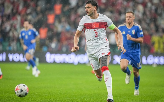 Merih Demiral: Utanç duyuyoruz, sorumluluk biz futbolcularda