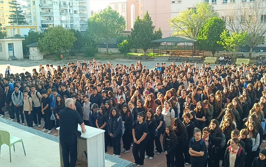 Adana Kozan'da kaza sonrası ölen 17 yaşındaki lise öğrencisi okulunda anıldı