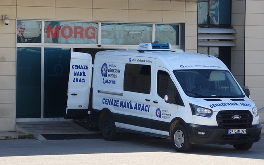 Antalya'da belediye çalışanı Haluk Ekinci kazada 30 metre sürüklenerek öldü