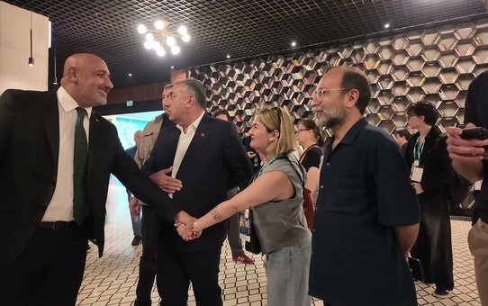 Asghar Farhadi, Adana Altın Koza'da Yaşam Boyu Başarı Ödülü'nü aldı