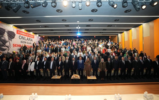 Ataşehir'de CHP'li 6 meclis üyesi AK Parti'ye katıldı