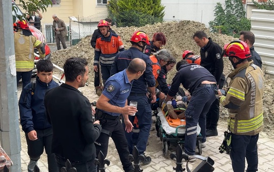 Avcılar'da kırık olduğu öne sürülen rögar kapağı yüzünden kadın 2 metre boşluğa düştü