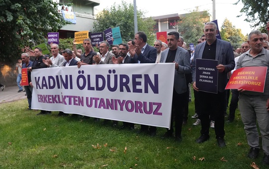 Diyarbakır'da kadın cinayetlerine karşı yürüyüşe erkekler katıldı, son ayda 4 kadın öldü