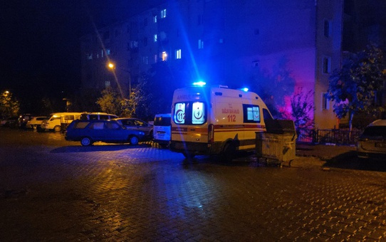Emekli doktor evinde ölü bulundu