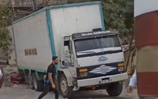 İddiaya göre Gaziantep'te kamyonun freni boşaldı, araç eve çarptı, yaralanan olmadı