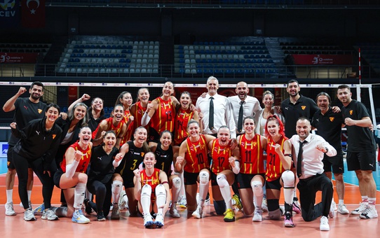 Kadınlar Kupa Voley'de Aras Kargo son 8'e kaldı, Göztepe ve Manisa elendi