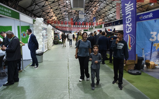Malatya'da 14. Tarım, Hayvancılık ve Gıda Fuarı 100 firmanın katılımıyla açıldı