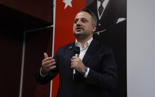 23 yıl sonra ringlere dönen Mustafa Genç'in Son Raunt belgeseli Ankara'da tanıtıldı