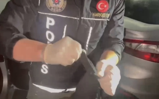 Erenler'de durdurulan araçtan bonzai hammaddesi çıktı: 6 kişiden 5'i tutuklandı