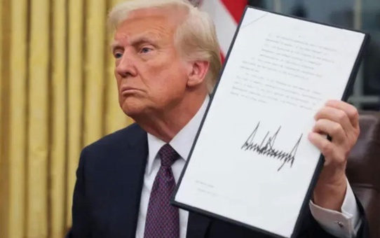 Trump, resmi evraklarda 'süper zeka' ifadesini zorunlu kılan kararnameyi imzaladı