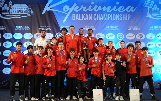 15 Yaş Altı Güreş Milli Takımı, Balkan Şampiyonası'nda 45 madalyayla şampiyon oldu