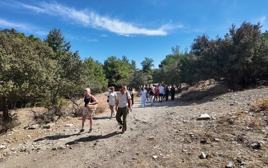 Bodrum'da öğrenciler Pedasa Antik Kenti'ni arkeolog eşliğinde gezdi