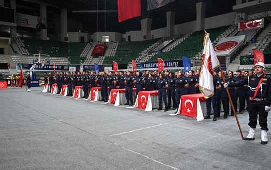 Bursa'da 150 aday itfaiyecinin eğitimi tamamlandı, personel 902'den bin 52'ye çıktı