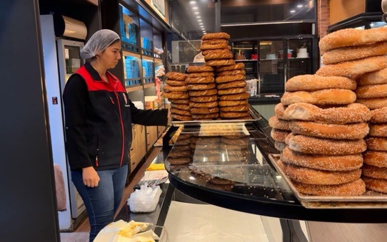 Denizli Acıpayam'da ekmek üreticileri Tarım ve Orman ekiplerince gece denetlendi