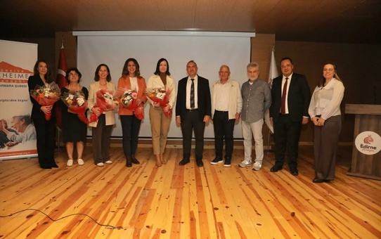 Edirne'de Alzheimer farkındalık programı düzenlendi, akademisyenler katıldı