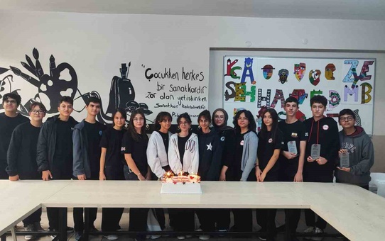 LGS’de başarı gösteren öğrenciler ödüllendirildi