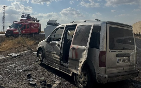 Şırnak Cizre'de İnci köyü mevkisinde hafif ticari araç devrildi, 6 kişi yaralandı.