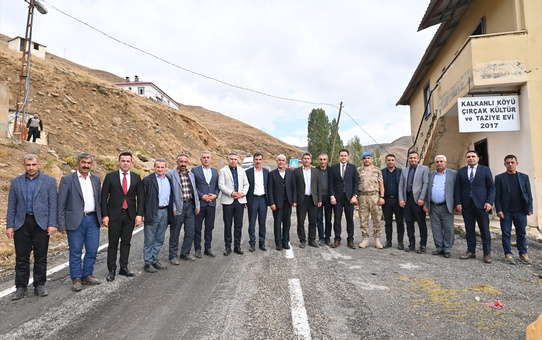 Hizan Kaymakamı Öztürk, üç köyde incelemelerde bulundu, vatandaşları dinledi