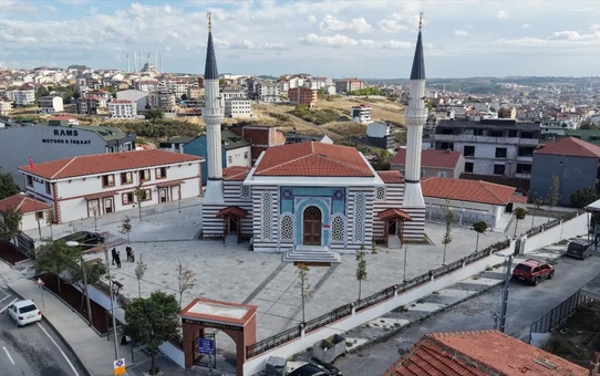 Karahasanoğlu adına yaptırılan 700 kişilik cami Arnavutköy'de açıldı