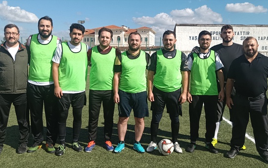 Bilecik Pazaryeri'nde Kaymakamlık Kupası başladı, Jandarma Müftülük'ü 3-2 yendi