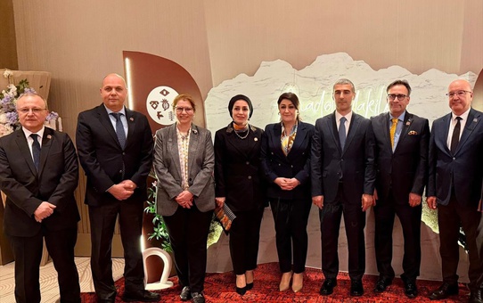 Gastro Afyon'da tanıtılan 8 ciltlik projeyle Türk mutfağı dijital hafızaya taşınıyor