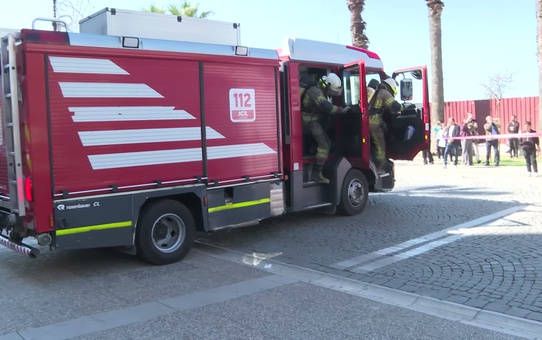 İzmir İtfaiyesi, Konak'ta tatbikatta 4 kişiyi 18 metrelik tünelle tahliye etti