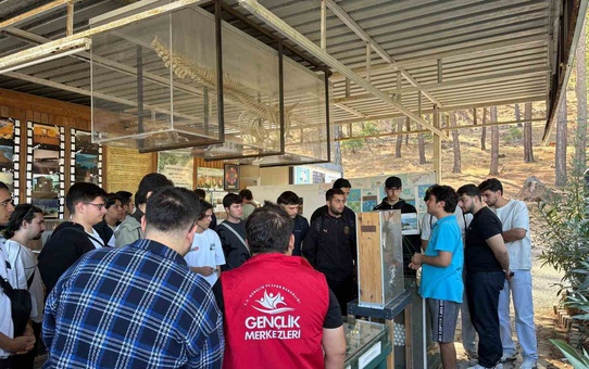 Muğla Erkek Öğrenci Yurdu'ndaki yeni öğrenciler Dalyan'ı gezerek kaynaştı