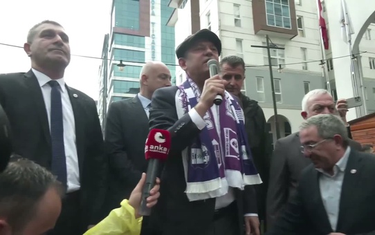 Özgür Özel: 'Kendine oy verenleri bile soyan, soğana çeviren bir iktidarla karşı karşıyayız'