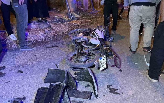 Adıyaman'da iki motosikletin çarpıştığı kazada yaralanan 2 kişi hastaneye kaldırıldı