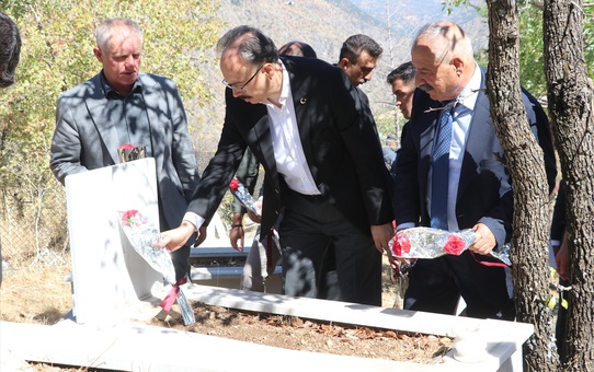 Siirt'in Daltepe ve Kalkancık köylerinde PKK'lı teröristlerin katlettiği 37 kişi anıldı