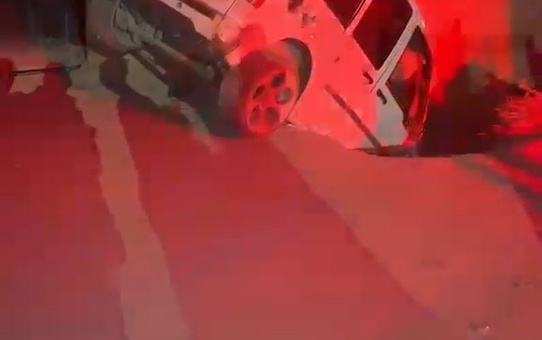 Ağrı Doğubayazıt'ta otomobil hayvanlara çarptı, 3 gençten biri yoğun bakımda
