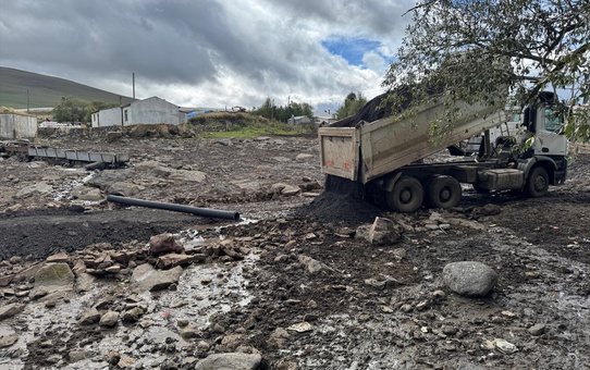 Ardahan Çıldır'da Meryem köyü yolu genişletiliyor, ulaşım daha güvenli olacak