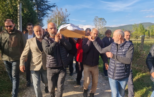Düzce'de kalp krizi sonucu ölen TRT Haber muhabiri Öztürk toprağa verildi
