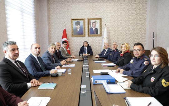 Kütahya'da okul güvenlik toplantısı Vali Işın başkanlığında gerçekleşti