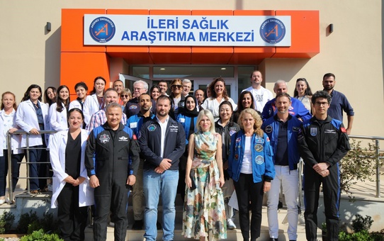 Kanser tedavisi gören çocuklar, Akdeniz Üniversitesi'nde 11 astronotla buluştu