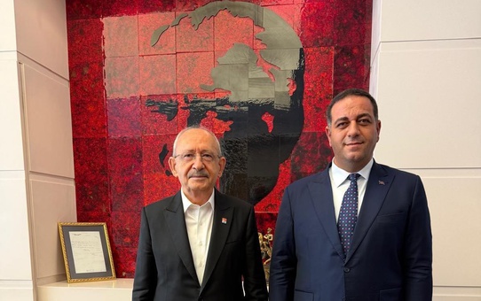 CHP lideri Kılıçdaroğlu, Narlıdere Belediye Başkanı Uzun'u genel merkezde kabul etti